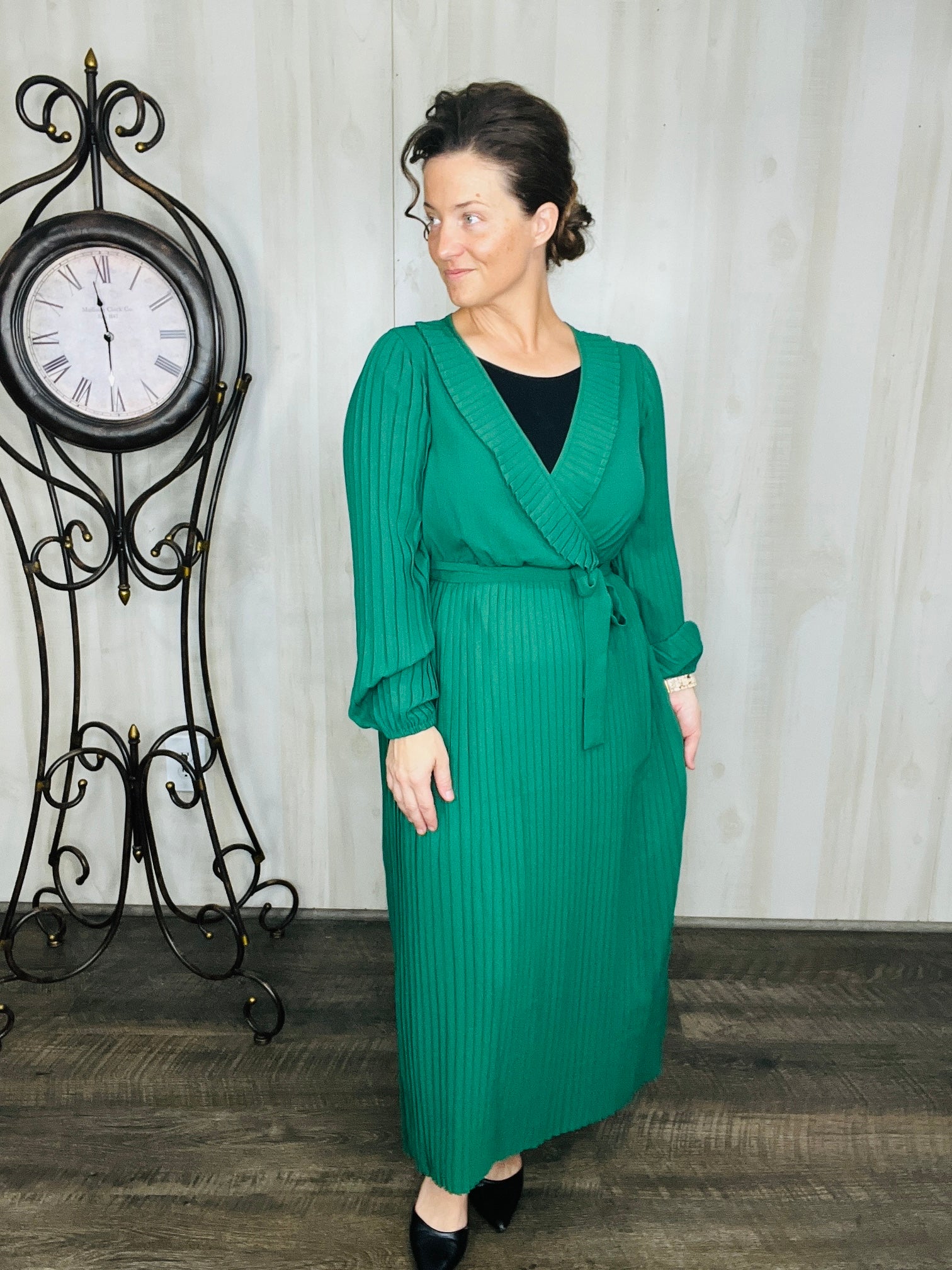 Classy Pleated Dress- Black or Green Small-Missing Belt / Black- Missing Belt Classy Pleated Dress- Black or Green Small-Missing Belt / Black- Missing Belt