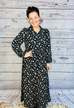 Kaylee Collared Black & Off White Floral Dress