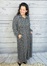 Kaylee Collared Black & White Floral Dress