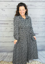 Kaylee Collared Black & White Floral Dress