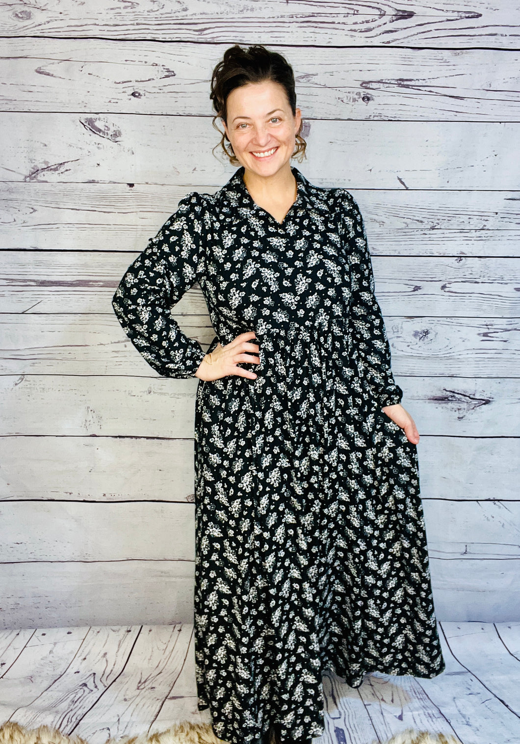 Kaylee Collared Black & Off White Floral Dress