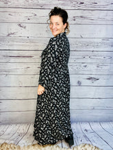 Kaylee Collared Black & Off White Floral Dress