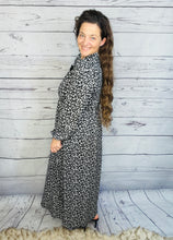 Kaylee Collared Black & White Floral Dress