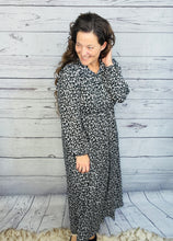 Kaylee Collared Black & White Floral Dress