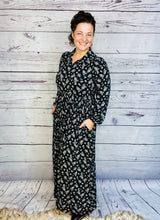 Kaylee Collared Black & Off White Floral Dress