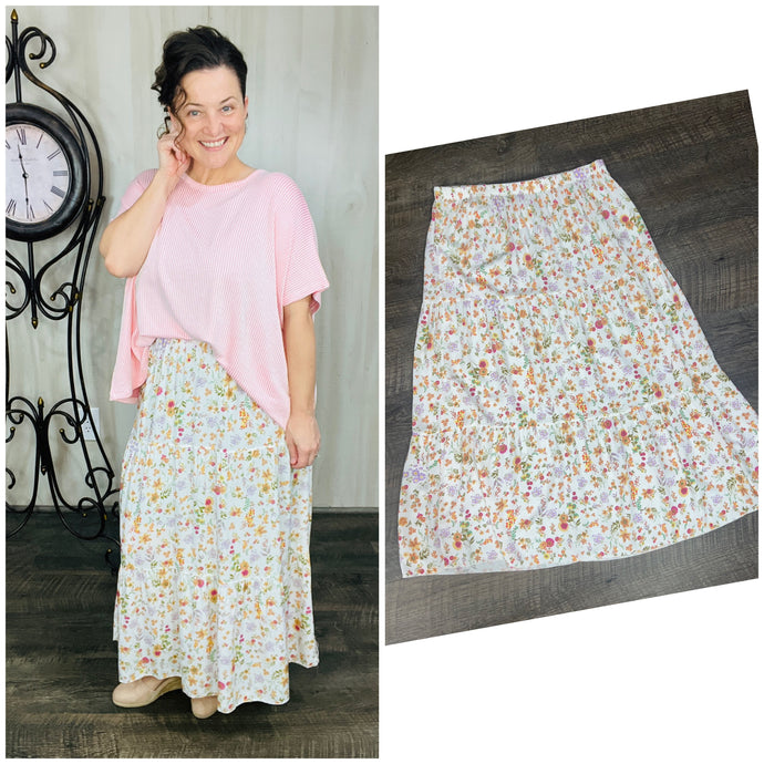 Floral Print Tiered Maxi Skirt (PLUS)- White