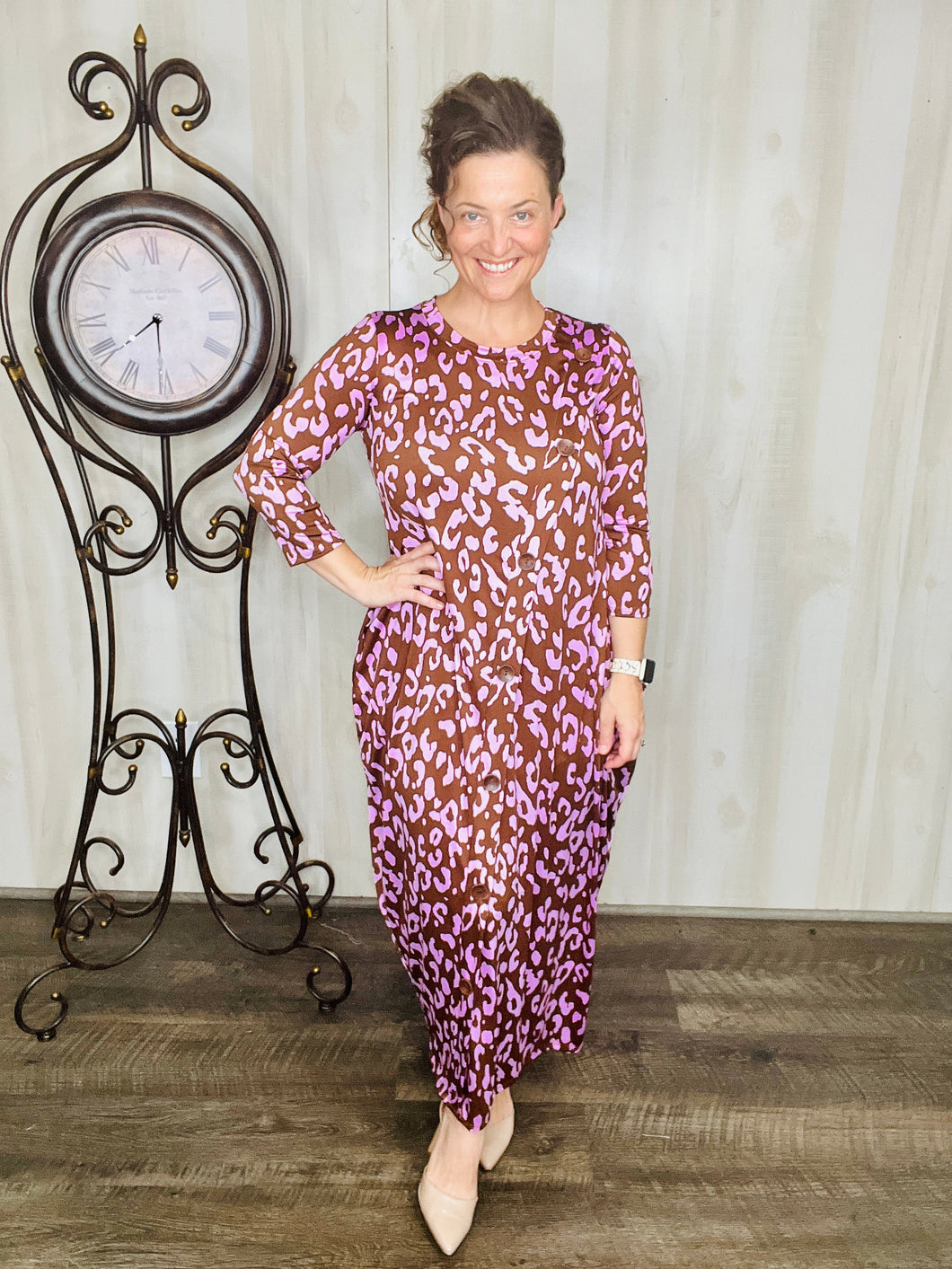 Legeme regn konvergens Buttons & Style Dress- Brown & Lilac Leopard – The King's Daughter Boutique